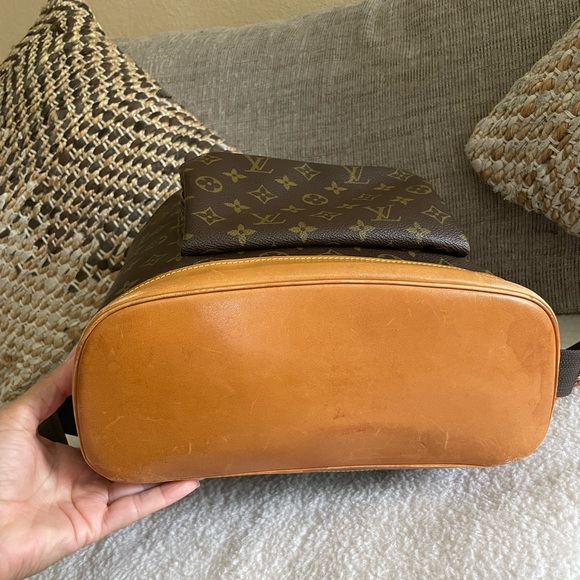 Authentic LV Montsouris GM Backpack Monogram - Picture 7 of 12